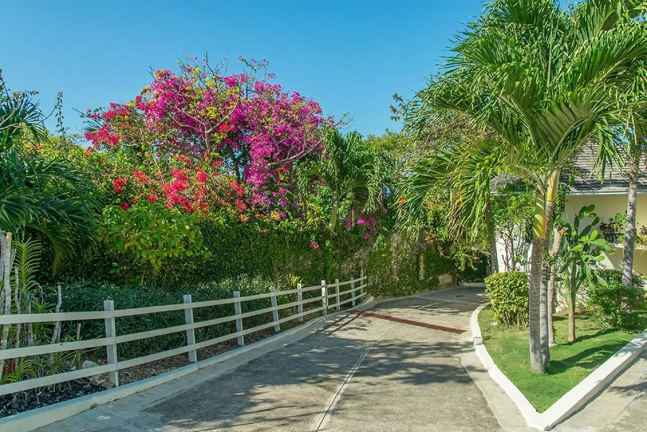 Luxury Villa Sleeps 6, Beach Access, Montego Bay 0*,