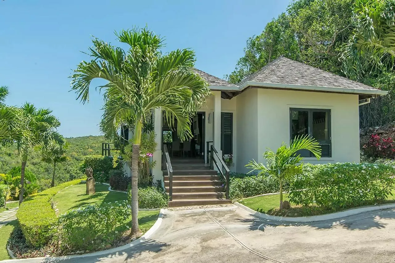 Luxury Villa Sleeps 6, Beach Access, Montego Bay Jamaica