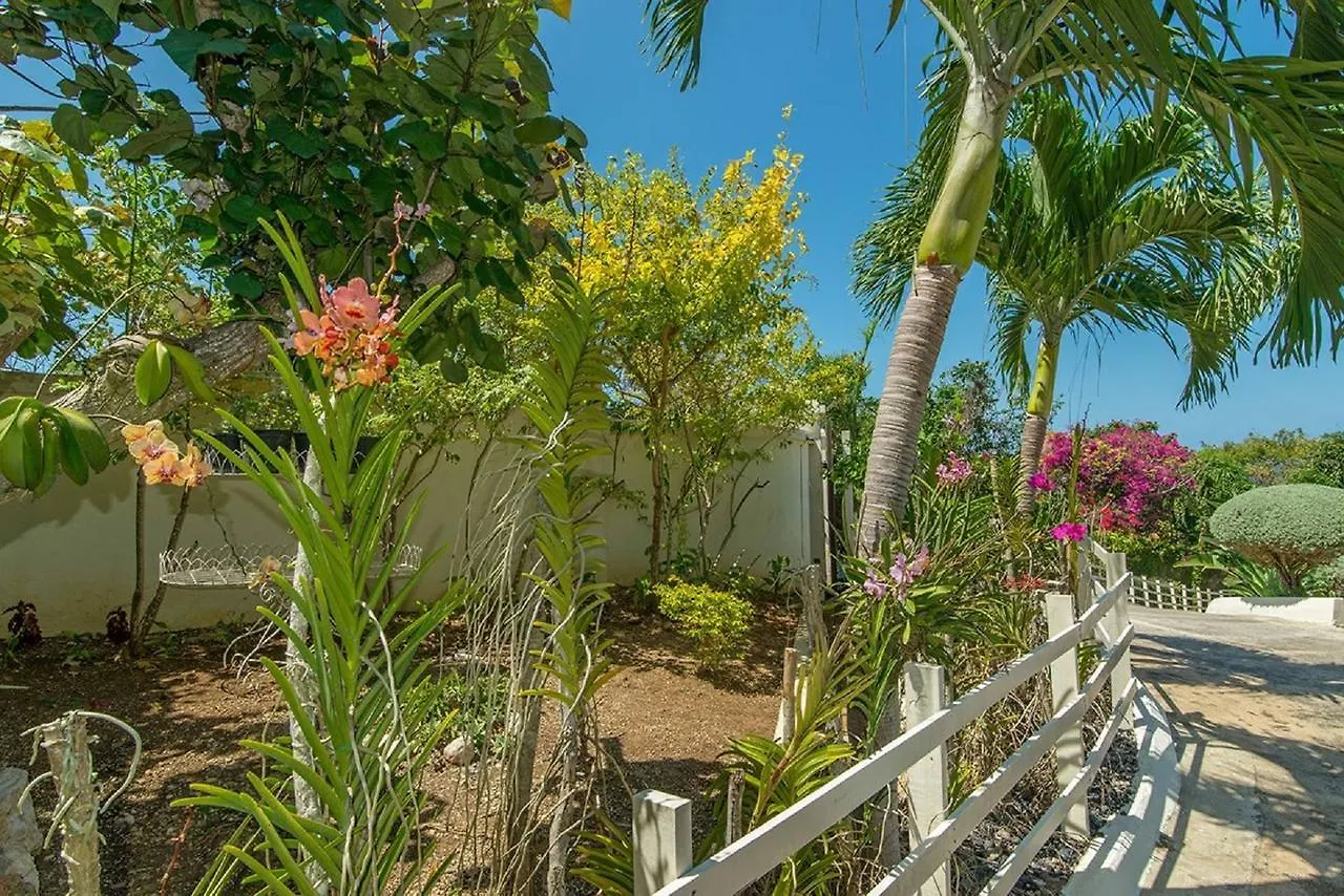 Luxury Villa Sleeps 6, Beach Access, Montego Bay 0*,  Jamaica
