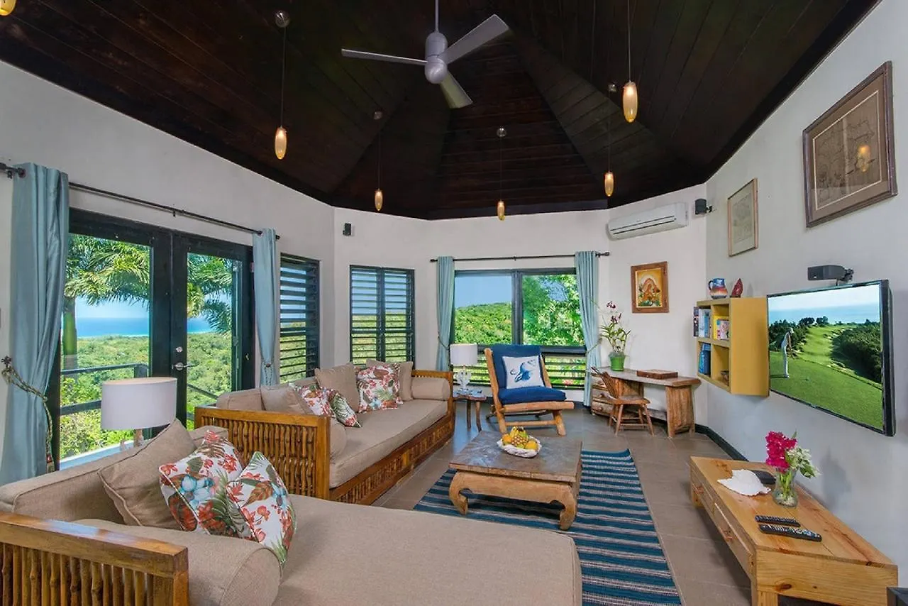 Luxury Villa Sleeps 6, Beach Access, Montego Bay Jamaica